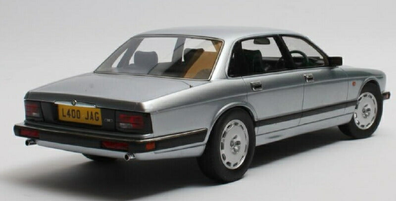 ギャラリービューアに画像をロードする, 【予約】10月以降発売予定Jaguar XJR XJ40 metallic silver 1990 /Cult Models 1/18 ミニカー