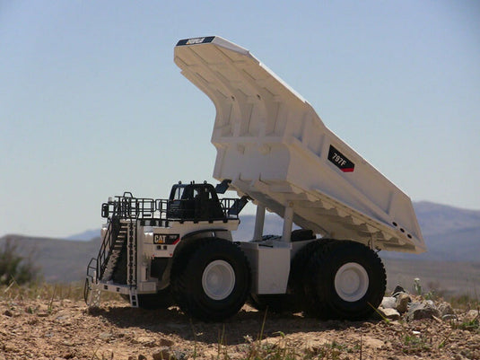 NORSCOTノースコット 55243 CATキャタピラー 797F 大型オフロードダンプ白 ミニチュア 建機模型 重機 / 1/50 重機