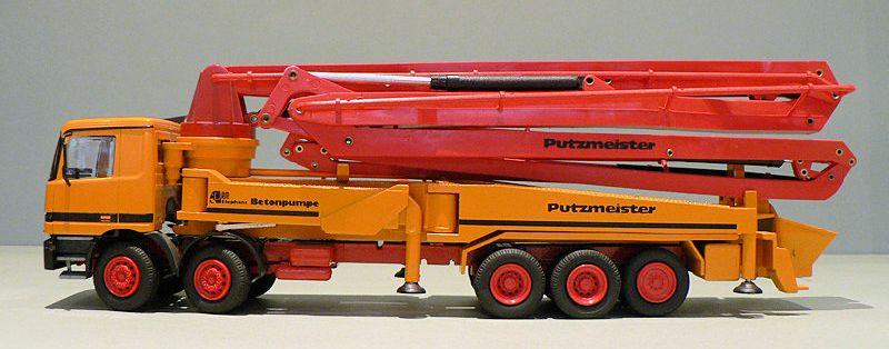 メルセデスベンツ Putzmeister コンクリートポンプ /Conrad 1/50 建設機械模型 – ラストホビー