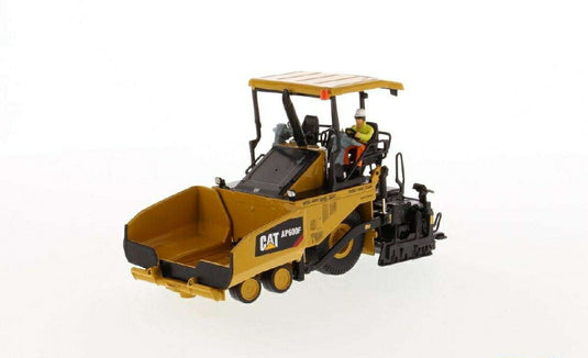 CAT AP600F Asphalt Paver on wheels 85591 / Diecast Masters 舗装車 1/50 模型 建設機械