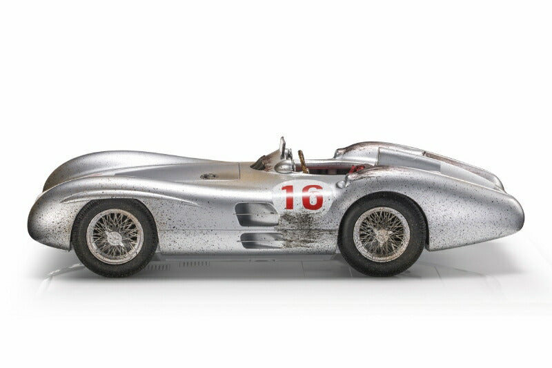 ギャラリービューアに画像をロードする, MERCEDES BENZ F1 W196R N16 優勝 イタリアGP 1954 汚し塗装 ケース付 シルバー/ GP Replicas 1/18 ミニカー