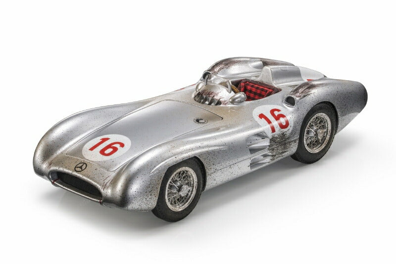 ギャラリービューアに画像をロードする, MERCEDES BENZ F1 W196R N16 優勝 イタリアGP 1954 汚し塗装 ケース付 シルバー/ GP Replicas 1/18 ミニカー