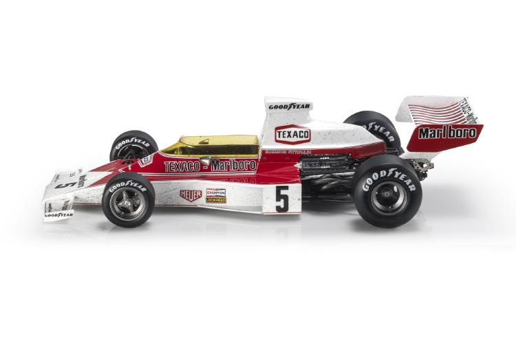 ギャラリービューアに画像をロードする, McLaren M23 1974年 F1 ブラジルGP 優勝 #5 E フィッティパルディ ダーティバージョン ディスプレイケース付き/ GP Replicas 1/18 ミニカー