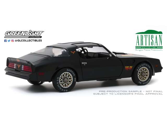 ギャラリービューアに画像をロードする, 【予約】4月以降発売予定1977 Pontiac Firebird Fire Am by Very Special Equipment (VSE) black with hood bird /Greenlight 1/18 ミニカー