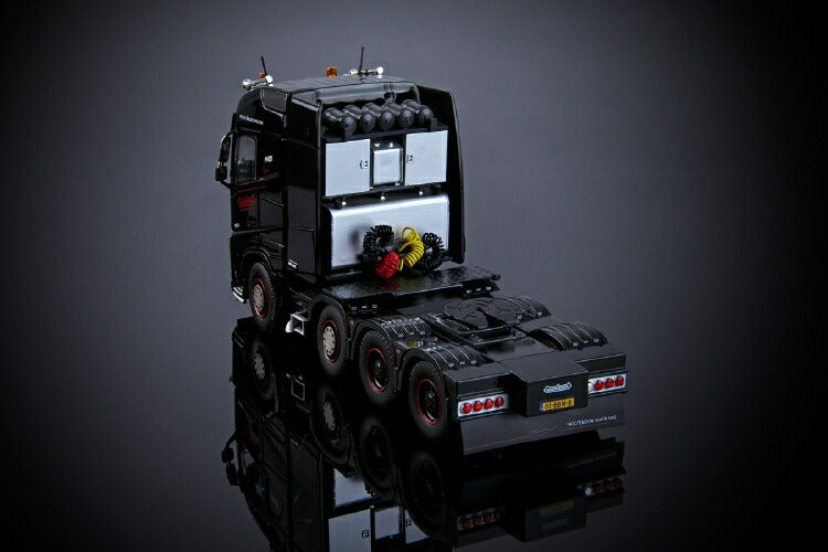 ギャラリービューアに画像をロードする, Black Series - 7-axle Ballasttrailer with Volvo FH04 Globetrotter トレーラー /建設機械模型 工事車両 IMC 1/50 ミニカー