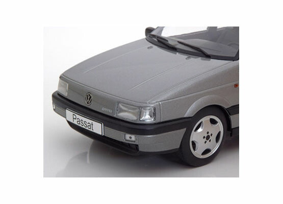 ギャラリービューアに画像をロードする, VW Passatフォルクスワーゲン パサート B3 VR6 1988 grey-metallic /KK-SCALE 1/18 ミニカー