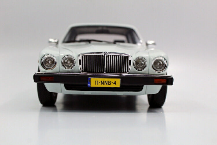 ギャラリービューアに画像をロードする, 【予約】8月以降発売予定JAGUARジャガー XJ6 1982 white /LS Collectibles 1/18 ミニカー