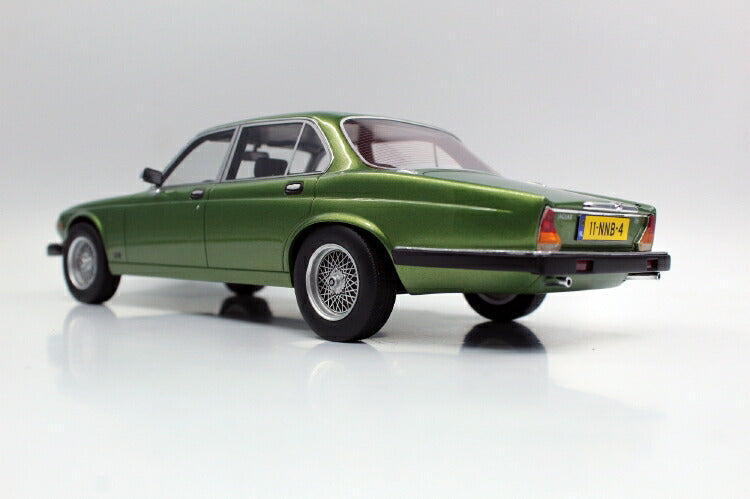 ギャラリービューアに画像をロードする, 【予約】8月以降発売予定JAGUARジャガー XJ6 1982 green /LS Collectibles 1/18 ミニカー