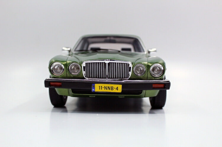 ギャラリービューアに画像をロードする, 【予約】8月以降発売予定JAGUARジャガー XJ6 1982 green /LS Collectibles 1/18 ミニカー