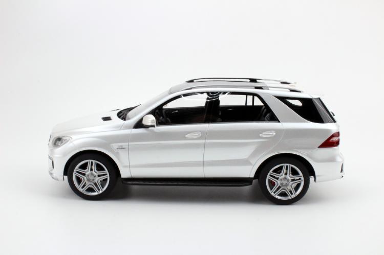 ギャラリービューアに画像をロードする, Mercedes ML63 AMG シルバー /LS COLLECTIBLES 1/18 レジンミニカー
