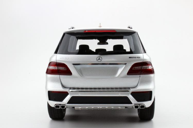 ギャラリービューアに画像をロードする, Mercedes ML63 AMG シルバー /LS COLLECTIBLES 1/18 レジンミニカー