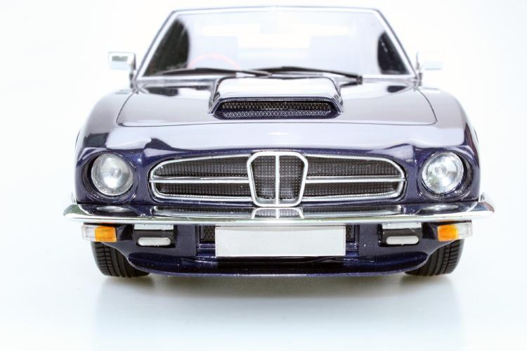 ギャラリービューアに画像をロードする, Aston Martinアストンマーチン Lagonda 1974 saloon ブルー /LS COLLECTIBLES 1/18 レジンミニカー