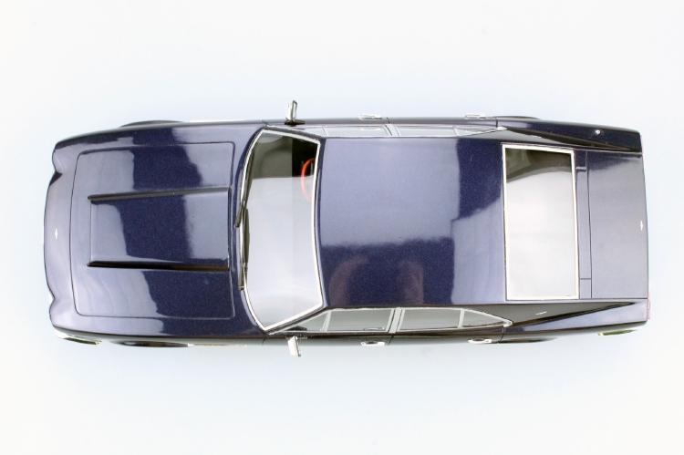 ギャラリービューアに画像をロードする, Aston Martinアストンマーチン Lagonda 1974 saloon ブルー /LS COLLECTIBLES 1/18 レジンミニカー
