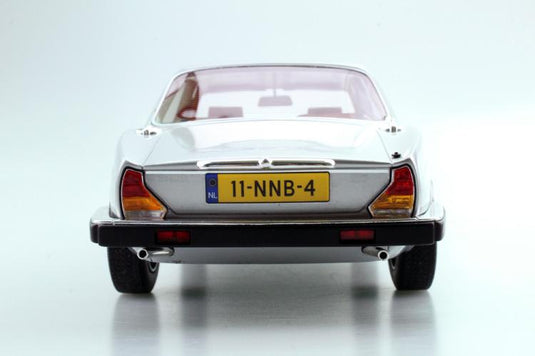 Jaguar XJ6 1982 シルバー /LS COLLECTIBLES 1/18 レジンミニカー