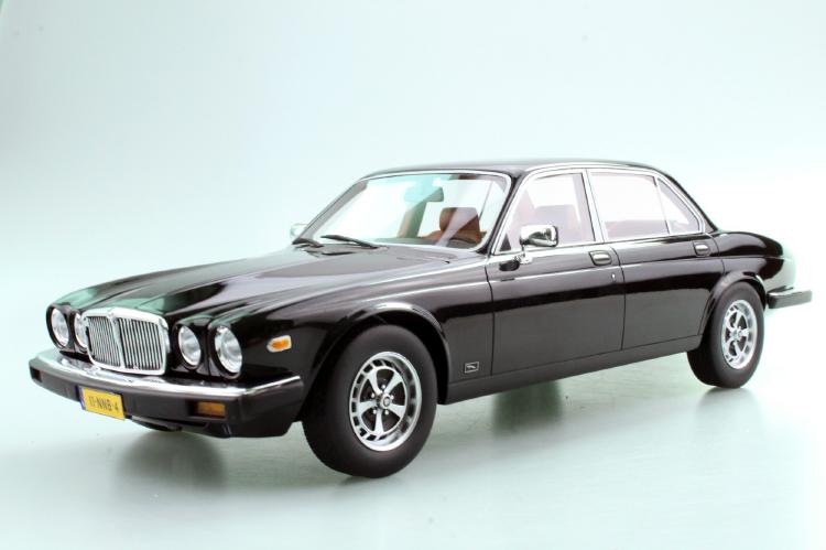 ギャラリービューアに画像をロードする, 【予約】1月以降発売予定Jaguar XJ6 1982 ブラック /LS COLLECTIBLES 1/18 レジンミニカー