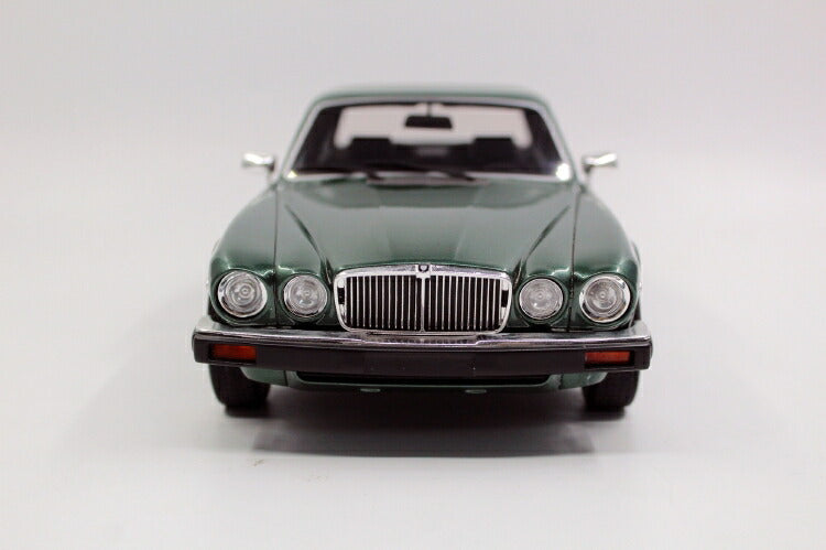 ギャラリービューアに画像をロードする, Jaguarジャガー XJ6 1982 Light metallic green /Ls Collectibles 1/18 ミニカー