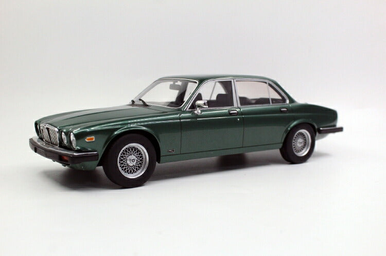 ギャラリービューアに画像をロードする, Jaguarジャガー XJ6 1982 Light metallic green /Ls Collectibles 1/18 ミニカー
