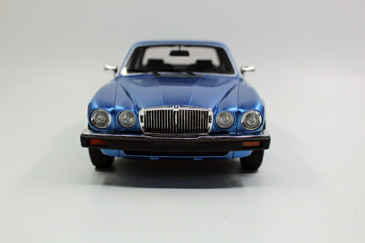 ギャラリービューアに画像をロードする, 【予約】12月以降発売予定Jaguarジャガー XJ6 1982 Light metallic blue /Ls Collectibles 1/18 ミニカー