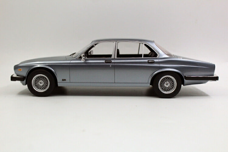 ギャラリービューアに画像をロードする, 【予約】12月以降発売予定Jaguarジャガー XJ6 1982 Dark metallic grey /Ls Collectibles 1/18 ミニカー