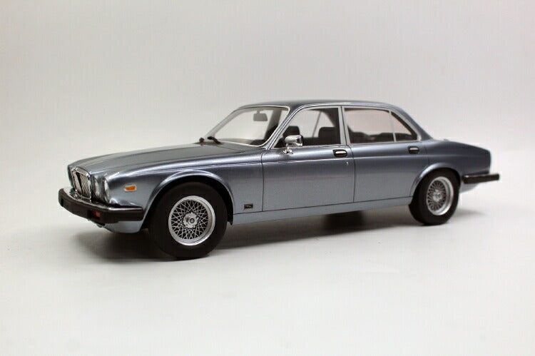 ギャラリービューアに画像をロードする, 【予約】12月以降発売予定Jaguarジャガー XJ6 1982 Dark metallic grey /Ls Collectibles 1/18 ミニカー