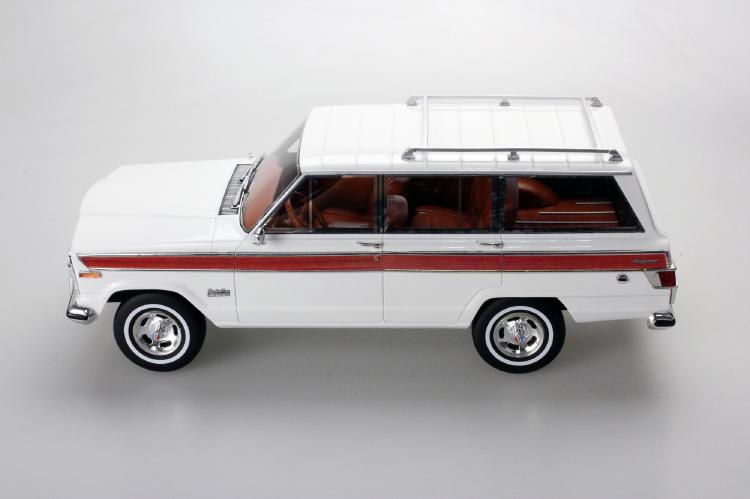 ギャラリービューアに画像をロードする, Jeep Grand Wagoneer ホワイト /LS COLLECTIBLES 1/18 レジンミニカー