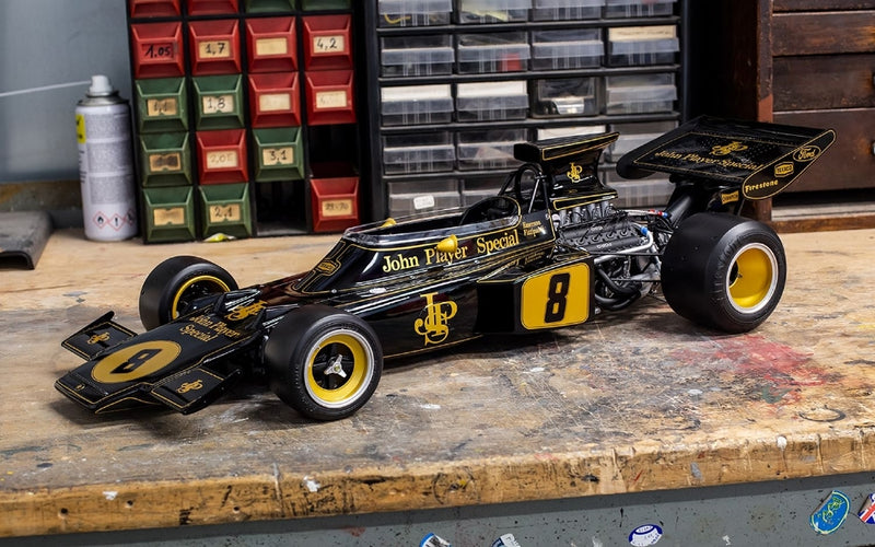 ギャラリービューアに画像をロードする, Lotus 72D - 1972 British GP - Emerson Fittipaldi /Pocher 1/8 組み立てキットミニカー