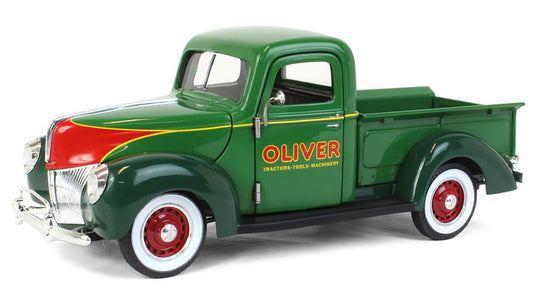 1940 Ford Oliver Pickup in Green with Oliver Tractors - Tools - Machinery graphic /SPEC-CAST 1/24 ミニチュア トラック 建設機械模型 工事車両