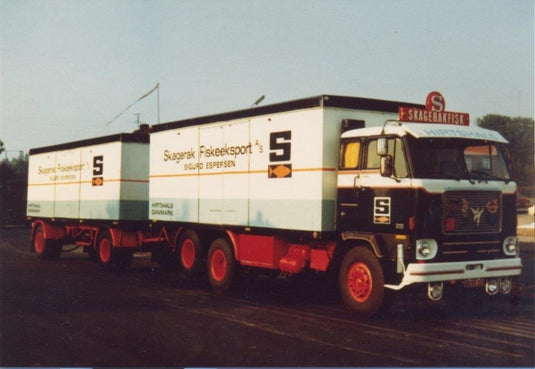 【予約】4-6月以降発売予定Skagerak Fiskeeksport A/S Volvo F89 riged truck 6x2トラック 建設機械模型 工事車両 TEKNO 1/50 ミニチュア