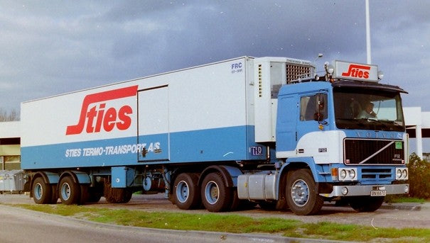 ギャラリービューアに画像をロードする, 【予約】4-6月以降発売予定Sties Volvo F12 with new 2 axle classic trailerトラック 建設機械模型 工事車両 TEKNO 1/50 ミニチュア