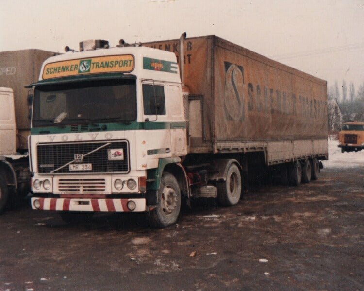 ギャラリービューアに画像をロードする, 【予約】10-12月以降発売予定Volvo F12 Globetrotter met klassieke zwanenhals huifoplegger トラック TEKNO 1/50 建設機械 模型ミニカー はたらく車重機