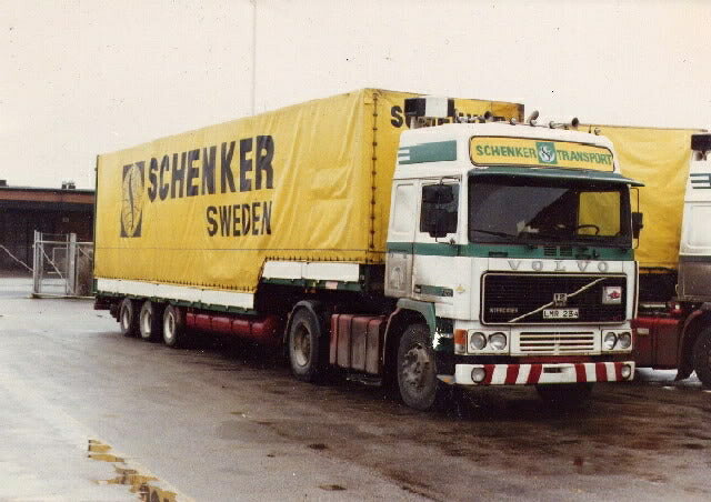 ギャラリービューアに画像をロードする, 【予約】10-12月以降発売予定Volvo F12 Globetrotter met klassieke zwanenhals huifoplegger トラック TEKNO 1/50 建設機械 模型ミニカー はたらく車重機