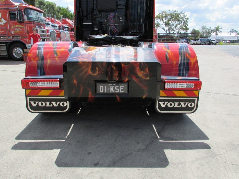 ギャラリービューアに画像をロードする, 【予約】4-6月以降発売予定KS Transport - Black version Volvo FH04 Globetrotter XL 6x4トラクタ 建設機械模型 工事車両 TEKNO 1/50 ミニチュア