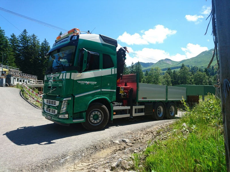 ギャラリービューアに画像をロードする, 【予約】4-6月以降発売予定Brunner Volvo FH04 Globetrotter rigid truck with flat trailerトラック 建設機械模型 工事車両 TEKNO 1/50 ミニチュア