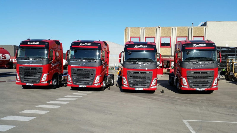 ギャラリービューアに画像をロードする, 【予約】2018年1-3月以降発売予定Remitrans Volvo FH04 Globetrotter with curtainside semiトレーラートラック 建設機械模型 工事車両 TEKNO 1/50 ミニチュア