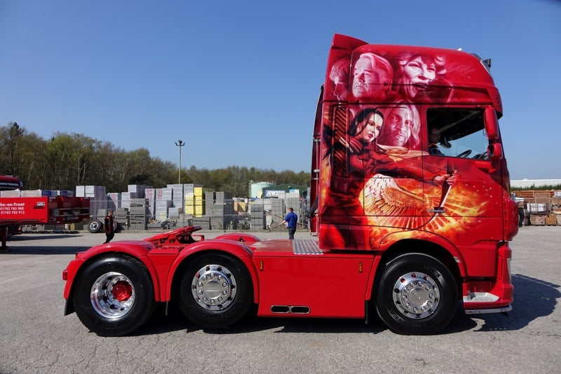 ギャラリービューアに画像をロードする, 【予約】4-6月以降発売予定Proctor, Barry DAF XF Euro 6 6x2 Super Space Cab - The Hunger Gamesトラクタ 建設機械模型 工事車両 TEKNO 1/50 ミニチュア