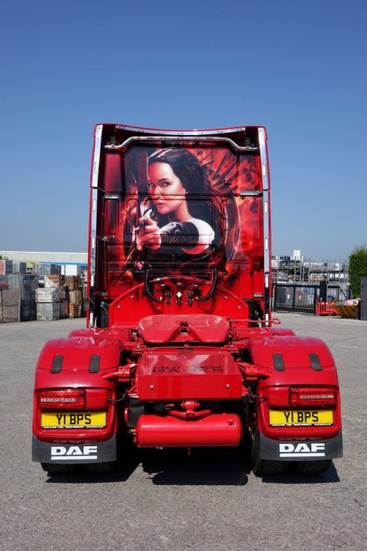 ギャラリービューアに画像をロードする, 【予約】4-6月以降発売予定Proctor, Barry DAF XF Euro 6 6x2 Super Space Cab - The Hunger Gamesトラクタ 建設機械模型 工事車両 TEKNO 1/50 ミニチュア