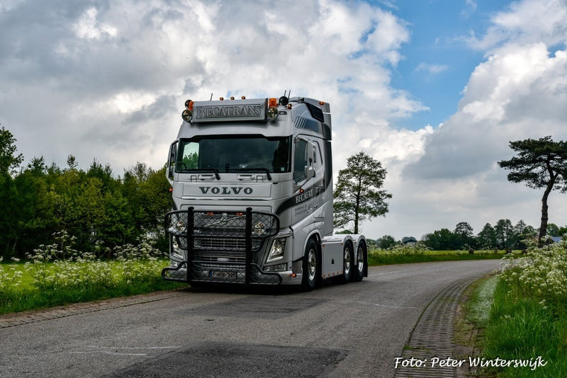 ギャラリービューアに画像をロードする, 【予約】4-6月以降発売予定Becatrans Volvo FH04 6x2 Globetrotterトラクタ 建設機械模型 工事車両 TEKNO 1/50 ミニチュア