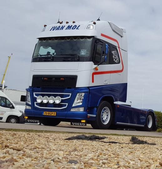 【予約】4-6月以降発売予定Ivan Mol Transport Volvo FH4 Globetrotter XL 4x2トラクタ 建設機械模型 工事車両 TEKNO 1/50 ミニチュア