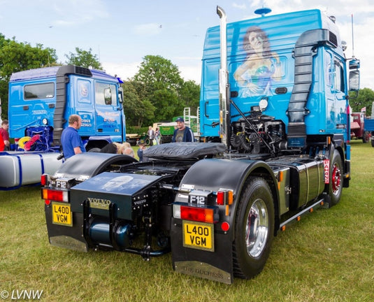 【予約】4-6月以降発売予定Hymas, Robert - The Duchess Volvo F12 Globetrotter 4x2トラクタ 建設機械模型 工事車両 TEKNO 1/50 ミニチュア