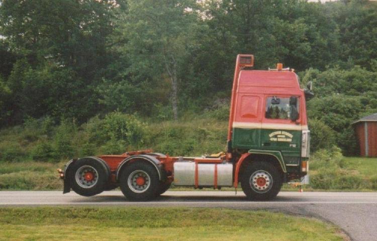 ギャラリービューアに画像をロードする, Nyhaven Volvo F12 Globetrotter 6x2トラクタ 建設機械模型 工事車両 TEKNO 1/50 ミニチュア