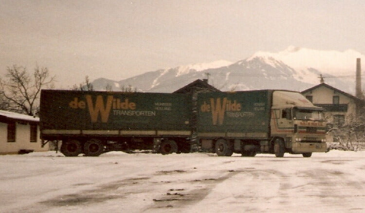 ギャラリービューアに画像をロードする, 【予約】10-12月以降発売予定Wilde, de DAF 3300 4x2 rigid truck with trailerトラック 建設機械模型 工事車両TEKNO 1/50 ミニチュア