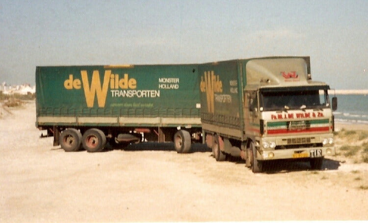 ギャラリービューアに画像をロードする, 【予約】10-12月以降発売予定Wilde, de DAF 3300 4x2 rigid truck with trailerトラック 建設機械模型 工事車両TEKNO 1/50 ミニチュア
