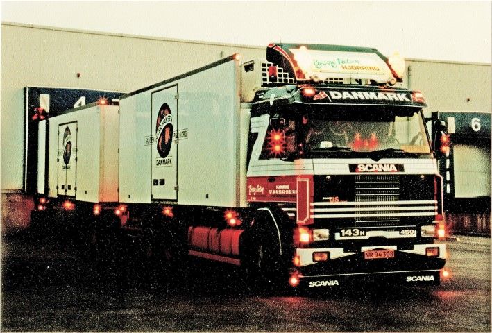 ギャラリービューアに画像をロードする, 【予約】10-12月以降発売予定Nielsen, Bjarne Scaniaスカニア 2-serie motorwagen met 2-assige aanhangerトラック 建設機械模型 工事車両TEKNO 1/50 ミニチュア