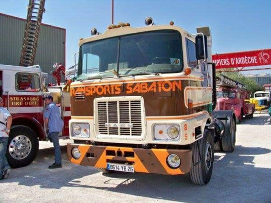 【予約】10-12月以降発売予定Sabaton Mack F700 with classic tanktrailerトラック/建設機械模型 工事車両 Tekno 1/50 ミニチュア