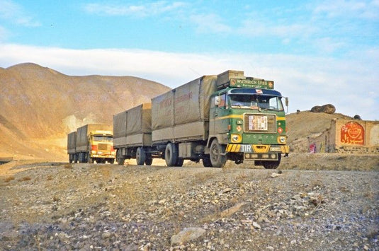 【予約】2020年1-3月以降発売予定Wuthrich Orient Express Volvoボルボ F88 met klassieke 2-assige aanhanger met huifopbouwトラック 建設機械模型 工事車両TEKNO 1/50 ミニチュア