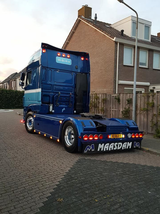 【予約】10-12月以降発売予定Maasdam DAF Euro 6 Super Space Cab 4x2 met swap tankcontainer opleggerトレーラー 建設機械模型 工事車両TEKNO 1/50 ミニチュア