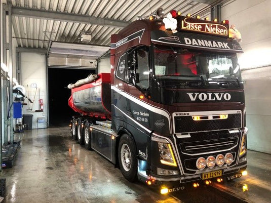 【予約】10-12月以降発売予定Vognmand Soren Nielsen Volvoボルボ FH04 Globetrotter motorwagen met asfaltcontainerトラック 建設機械模型 工事車両TEKNO 1/50 ミニチュア