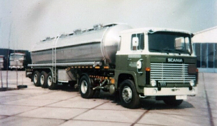 ギャラリービューアに画像をロードする, 【予約】2020年4-6月以降発売予定Scania 111 met 2-assige klassieke tankoplegger トラック /建設機械模型 工事車両 Tekno 1/50 ミニチュア