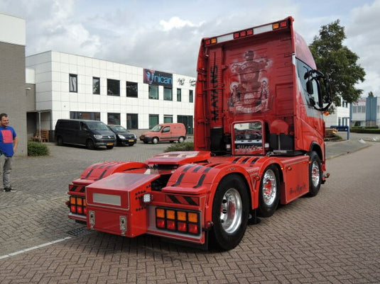 【予約】4月以降発売予定Weeda Mayens M.C. Volvo FH04 Globetrotter XL 6x2 トラック /Tekno 建設機械模型 工事車両 1/50 ミニカー