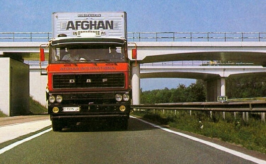 【予約】2020年1-3月以降発売予定Afghan DAF 2800 6x4 with box セミトレーラートラック/建設機械模型 工事車両 TEKNO 1/50 ミニチュア
